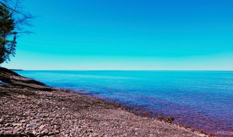 6856 Five Mile Pt, Allouez, MI 49805