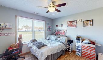 1454 Hillcrest Dr, Atwater, OH 44201