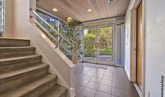 94 OCEANSIDE Dr, Atlantic Beach, FL 32233