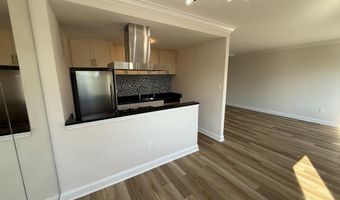 4390 LORCOM Ln 810, Arlington, VA 22207