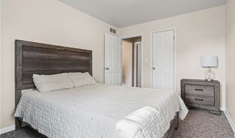983 Roseland Rd, Alliance, OH 44601