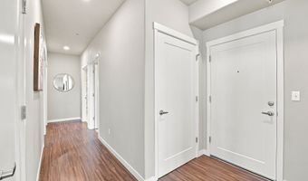 17051 SW APPLEDALE Rd 203, Beaverton, OR 97007