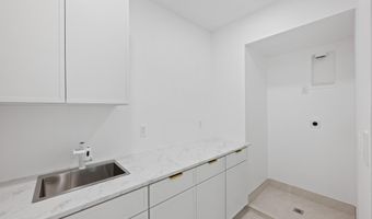 2321 N RICHMOND St, Arlington, VA 22207