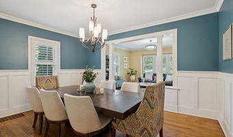 215 W Fremont St, Arlington Heights, IL 60004