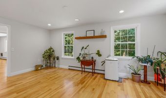 191 Stanavage Rd, Colchester, CT 06415