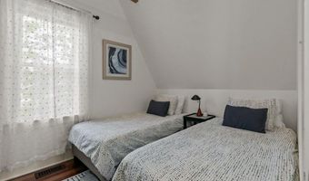 50 Lee Ave, Newport, RI 02840