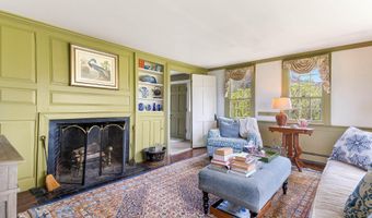 16 US-1, Falmouth, ME 04105