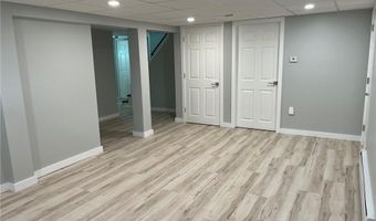 55 Brookfield Dr, Cranston, RI 02920