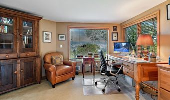 290 Skycrest Dr, Ashland, OR 97520