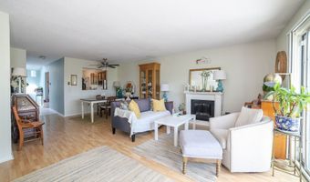 53 Brushy Plain Rd APT 5A, Branford, CT 06405