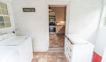 461 Circle Dr, Abingdon, VA 24210