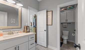 2065 Berkshire Dr, Benton, AR 72019
