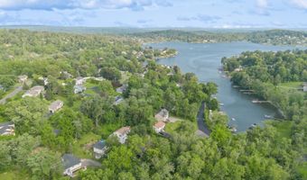 8 Laurel Dr, Brookfield, CT 06804