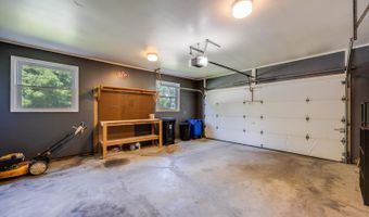 421 Country Club Dr, Batesville, IN 47006