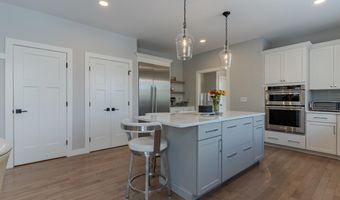 22 Sunrise Cir, Auburn, NH 03032