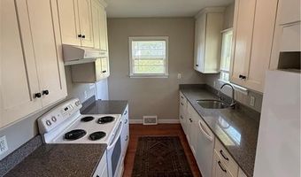 17 Saltaire Ave, Narragansett, RI 02882