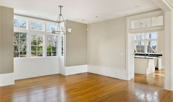 9 Ocean Lawn Ln, Newport, RI 02840