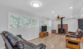 21 Park Ave, Bayville, NJ 08721