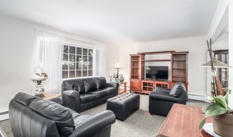 24 Prospect Dr, Brookfield, CT 06804