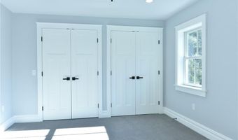 6 Maple Lake Farm Road Rd E, Charlestown, RI 02813