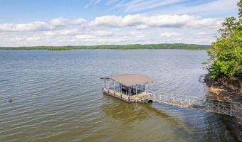 685 River Oaks Dr, Big Sandy, TN 38221
