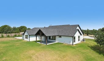 165 Rolling Bend Rd, Alvord, TX 76225