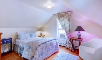 24 Hunter Ave, Newport, RI 02840