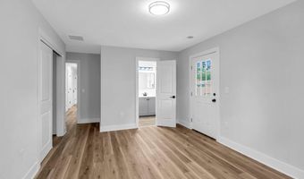 356 Railroad Ave, Bayville, NJ 08721