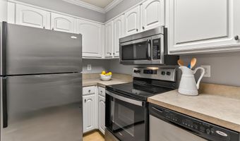 2100 LANGSTON Blvd 237, Arlington, VA 22201