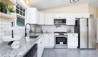 259 Buttonwoods Ave, Warwick, RI 02886