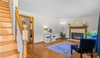 72 Windsor Park Dr, Coventry, RI 02816