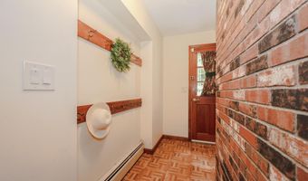 36 Old Farm Rd, Bedford, NH 03110