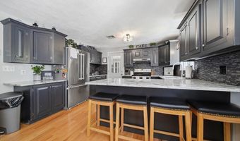 11 W Winkley St, Amesbury, MA 01913