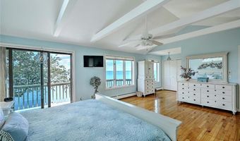 129 Seaside Dr, Jamestown, RI 02835