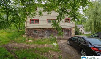 79 Mountain Lake Rd, Belvidere, NJ 07823