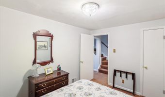 2518 S WALTER REED Dr #A, Arlington, VA 22206