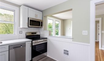 439 Broadway St D, Newport, RI 02840