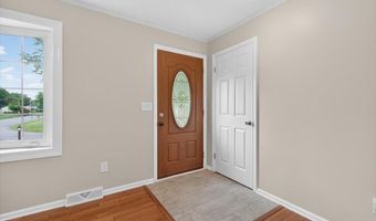 12 Winifred Dr, Albany, NY 12205
