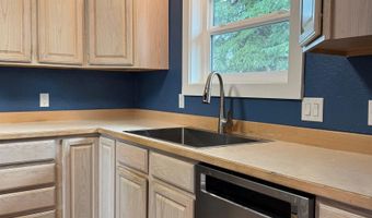 82 PEPPERDINE Dr, Fairbanks, AK 99709