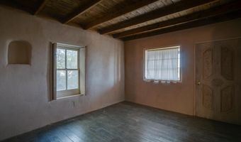 26 La Canada Rd, Arroyo Seco, NM 87514