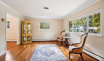 6216 ROCKHURST Rd, Bethesda, MD 20817