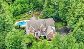 4 Chablis Ct, Bedford, NH 03110