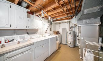 1507 Dicken Dr, Ann Arbor, MI 48103