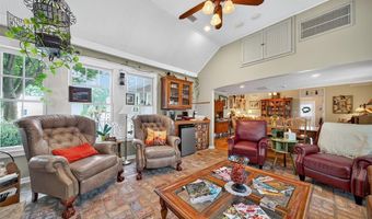 5596 Walnut St, Augusta, MO 63332