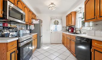 1 Pinehurst Rd, East Providence, RI 02915