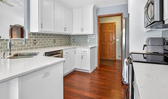 N9168 Cherry Meadow Dr, Appleton, WI 54915
