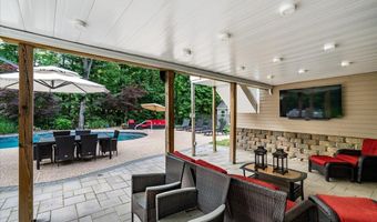 74 Settlers Ct, Bedford, NH 03110