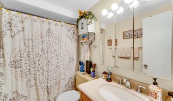 961 N Rohlwing Rd 201B, Addison, IL 60101