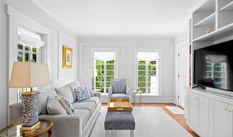 5 Pell St, Newport, RI 02840
