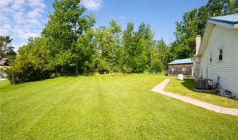 9578 Maplewood St, Angola, NY 14006